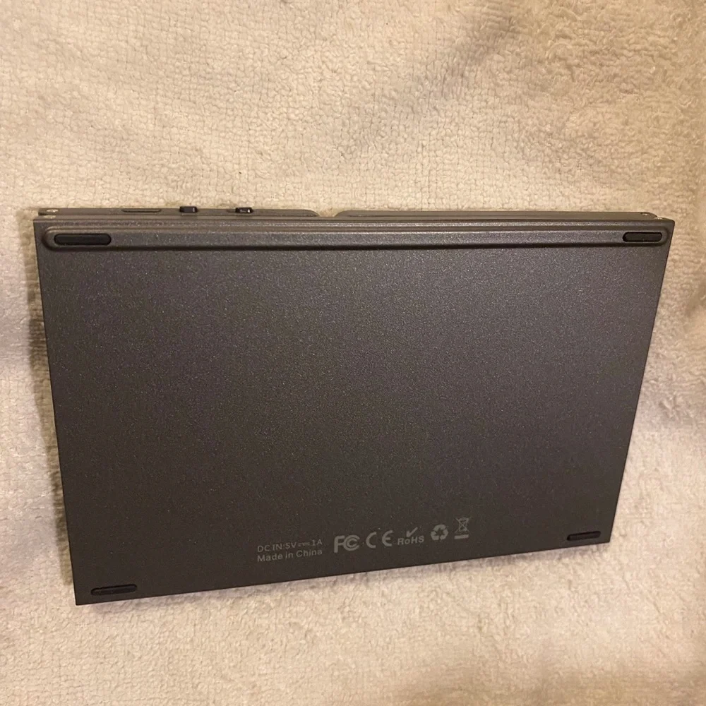 Tri~Fold Keyboard With Touchpad